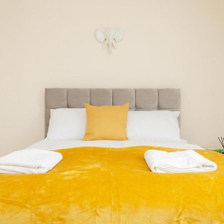 Calvin House Apartments Лийдс Екстериор снимка