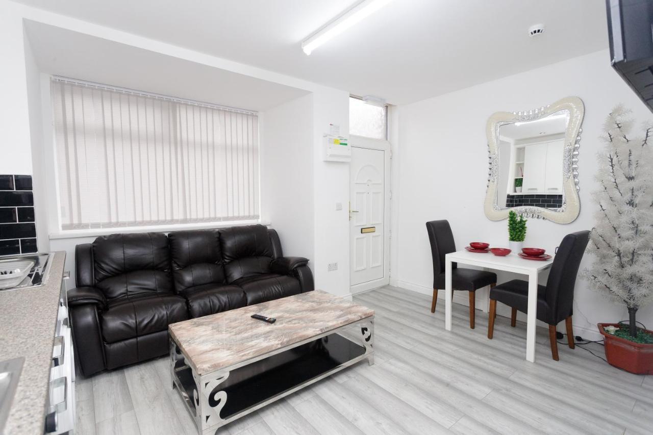 Calvin House Apartments Лийдс Екстериор снимка